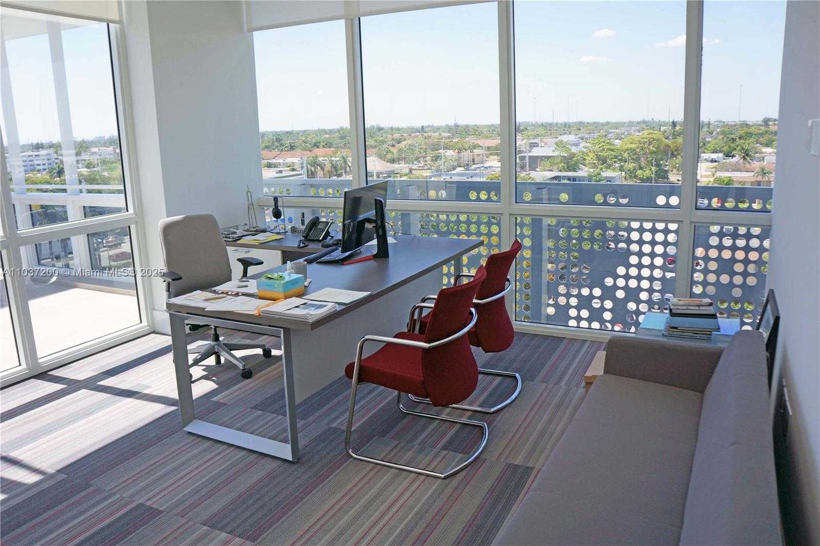 Small Image of 100 NORTH FEDERAL HWY, Hallandale Beach Number 7