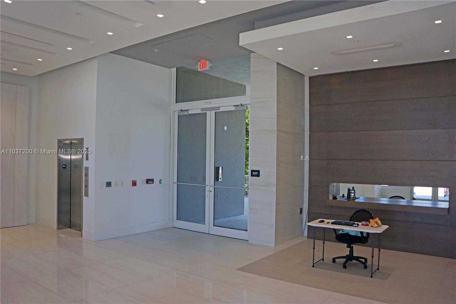 Small Image of 100 NORTH FEDERAL HWY, Hallandale Beach Number 9