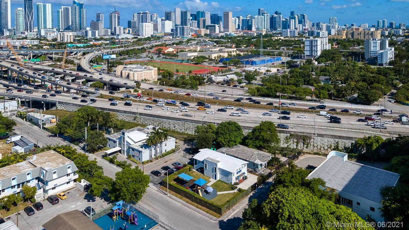 Small Image of 800 NORTH WEST 15TH ST, Miami Number 11