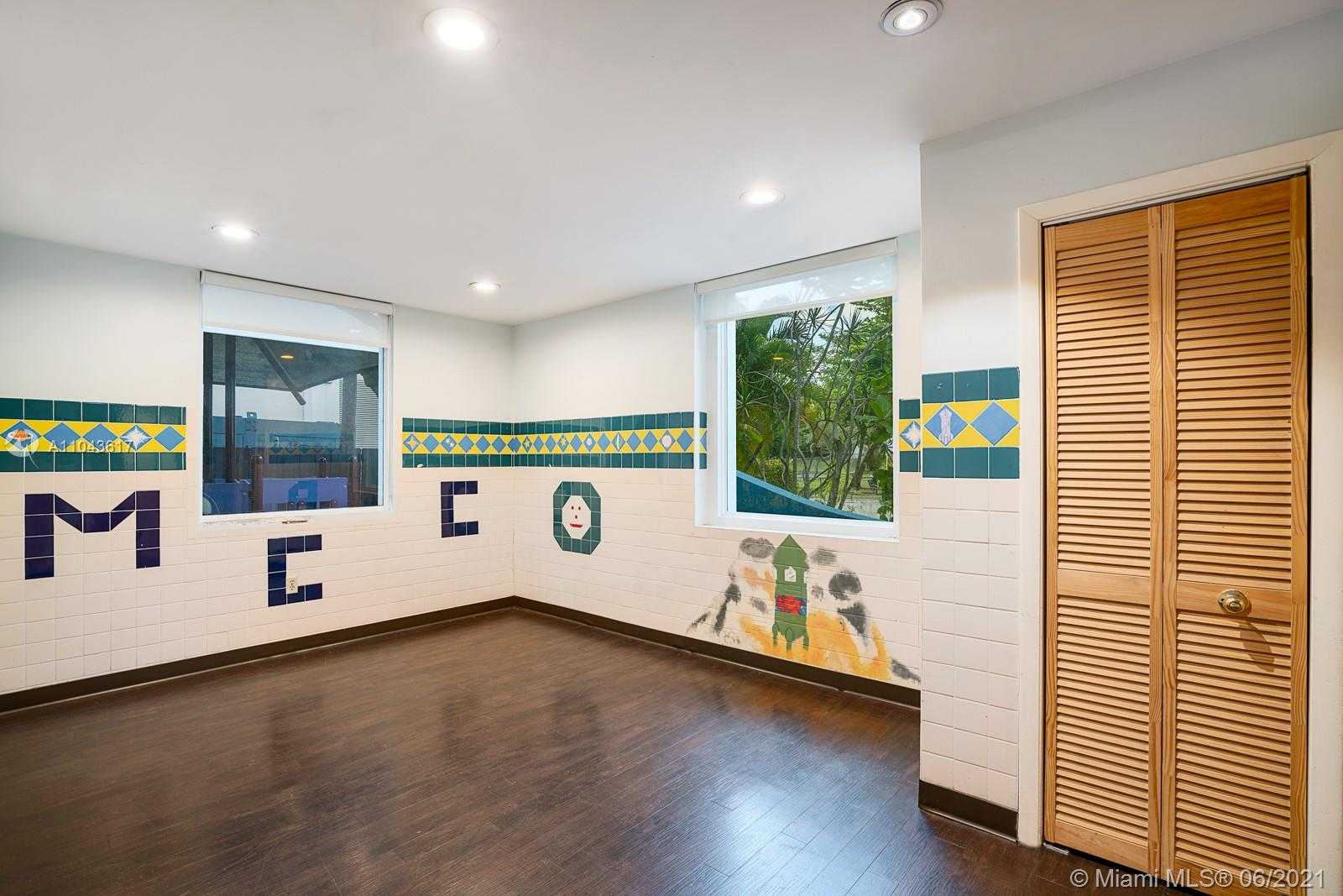 Small Image of 800 NORTH WEST 15TH ST, Miami Number 24
