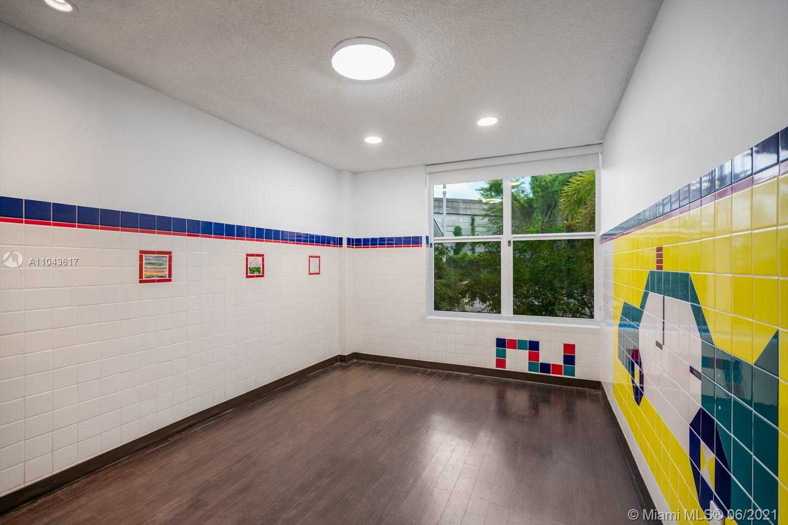 Small Image of 800 NORTH WEST 15TH ST, Miami Number 30