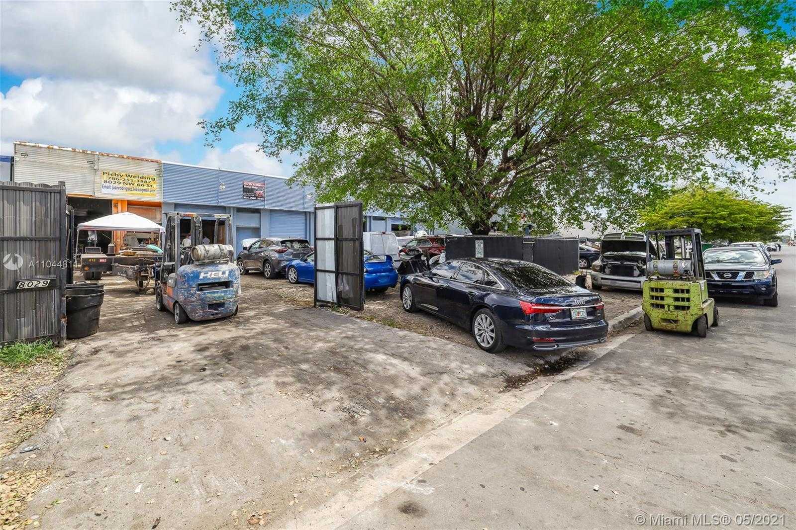Small Image of 8027 NORTH WEST 66TH ST, Miami Number 25