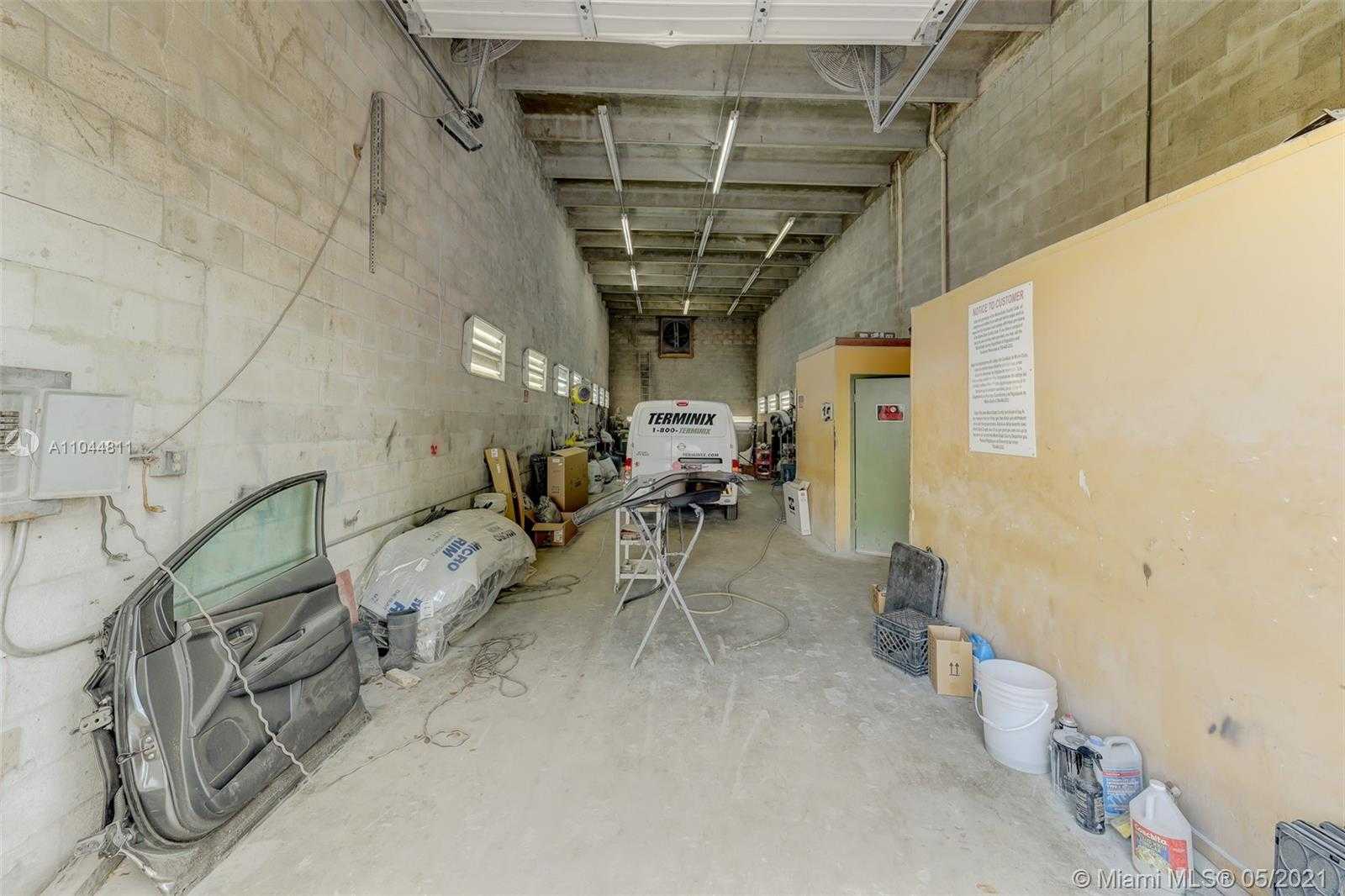 Small Image of 8027 NORTH WEST 66TH ST, Miami Number 29