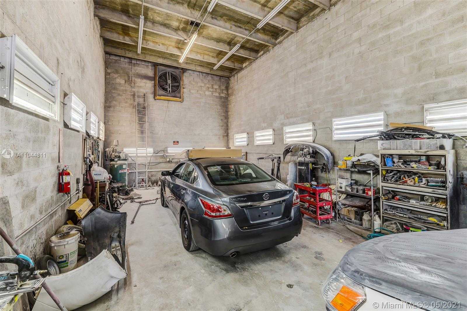 Small Image of 8027 NORTH WEST 66TH ST, Miami Number 32