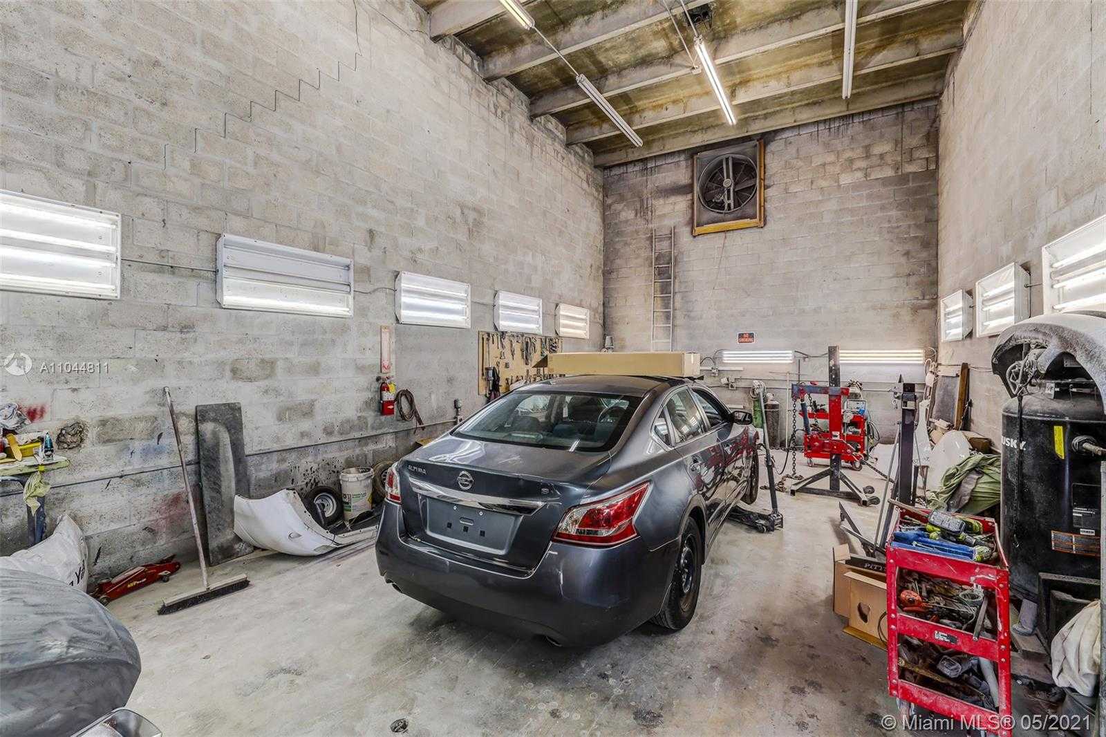 Small Image of 8027 NORTH WEST 66TH ST, Miami Number 33