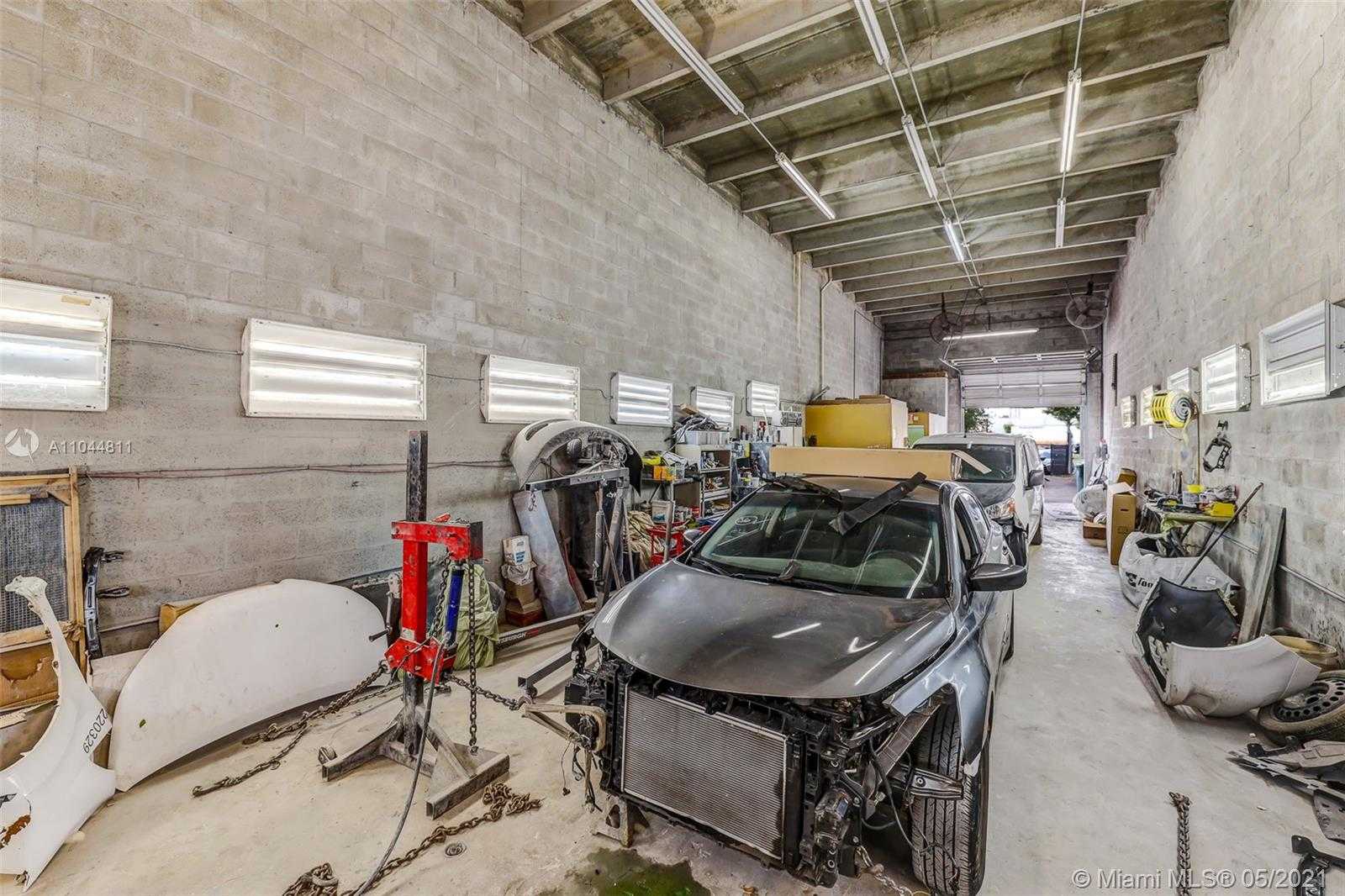 Small Image of 8027 NORTH WEST 66TH ST, Miami Number 34