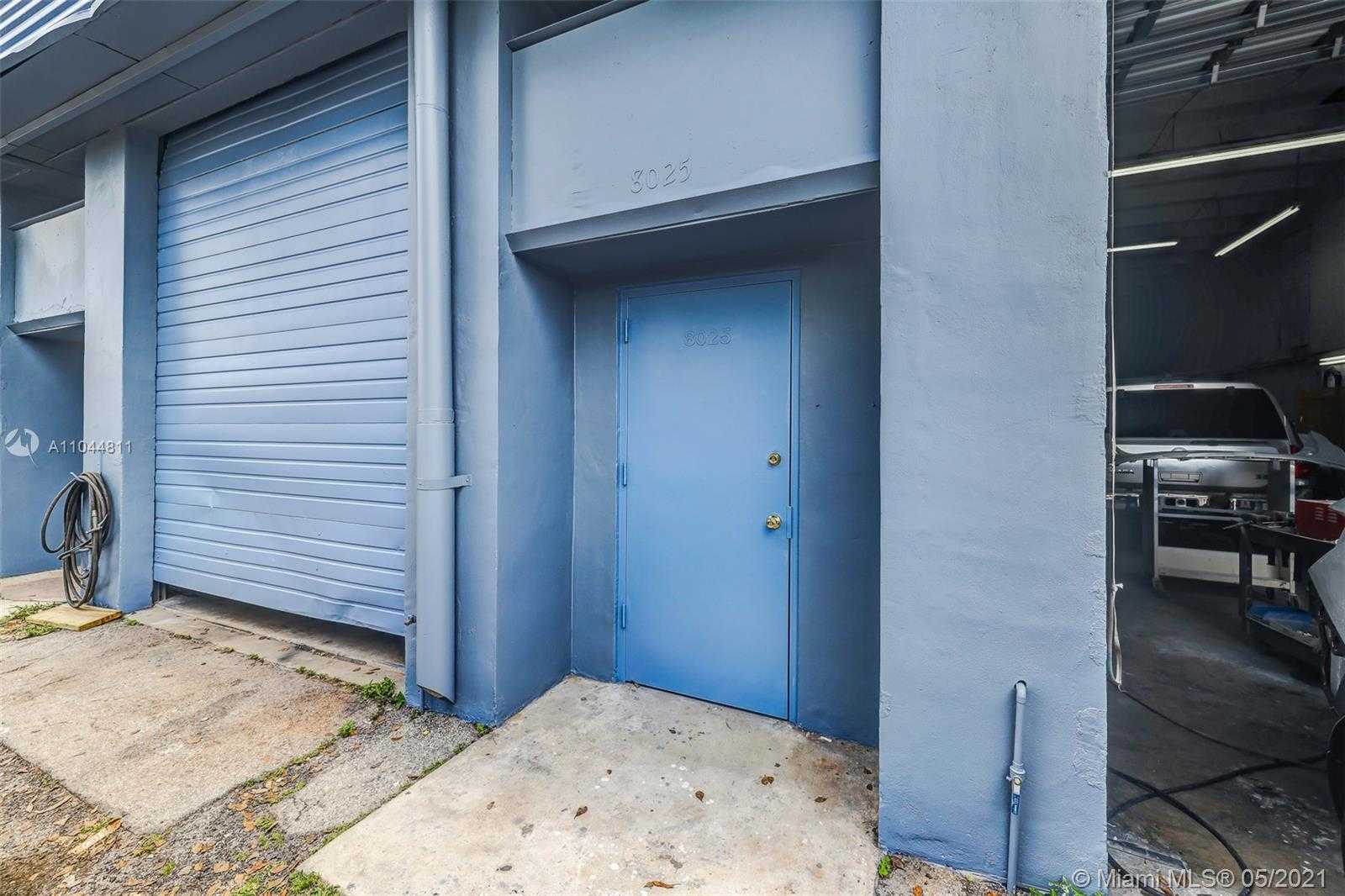 Small Image of 8027 NORTH WEST 66TH ST, Miami Number 44