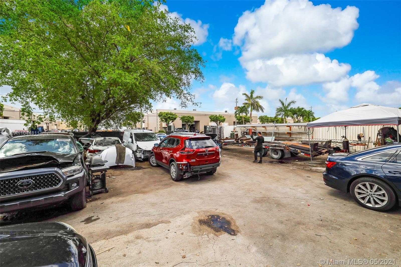 Small Image of 8027 NORTH WEST 66TH ST, Miami Number 46