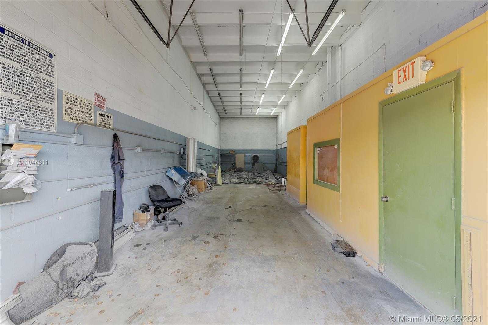 Small Image of 8027 NORTH WEST 66TH ST, Miami Number 49