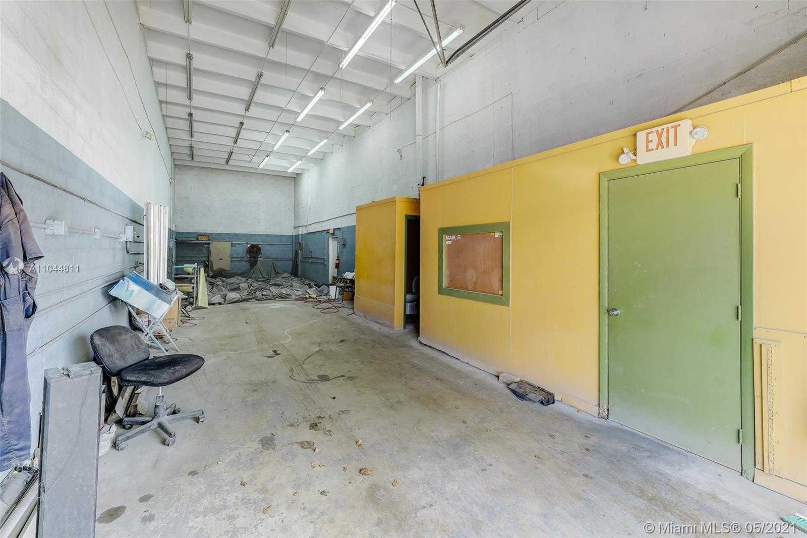 Small Image of 8027 NORTH WEST 66TH ST, Miami Number 50