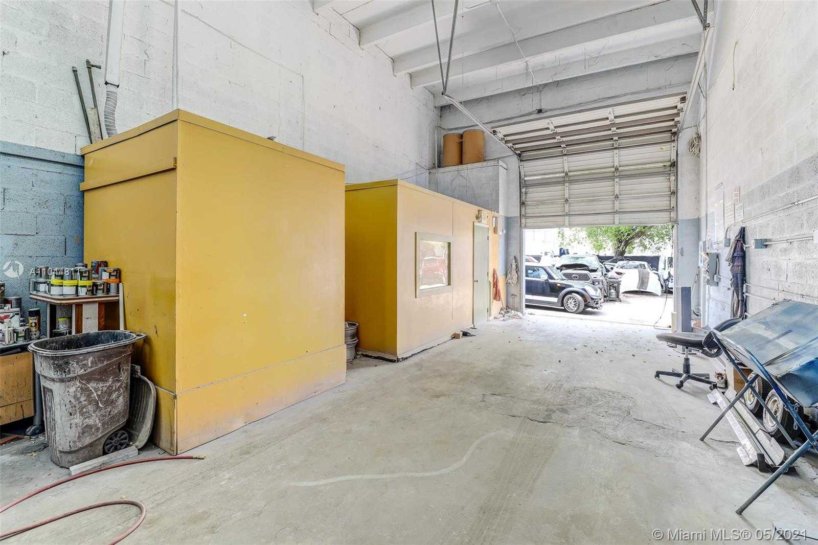 Small Image of 8027 NORTH WEST 66TH ST, Miami Number 58