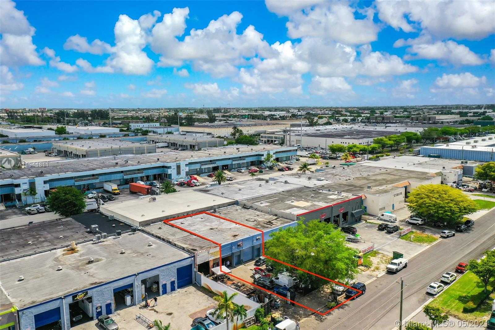 Small Image of 8027 NORTH WEST 66TH ST, Miami Number 7