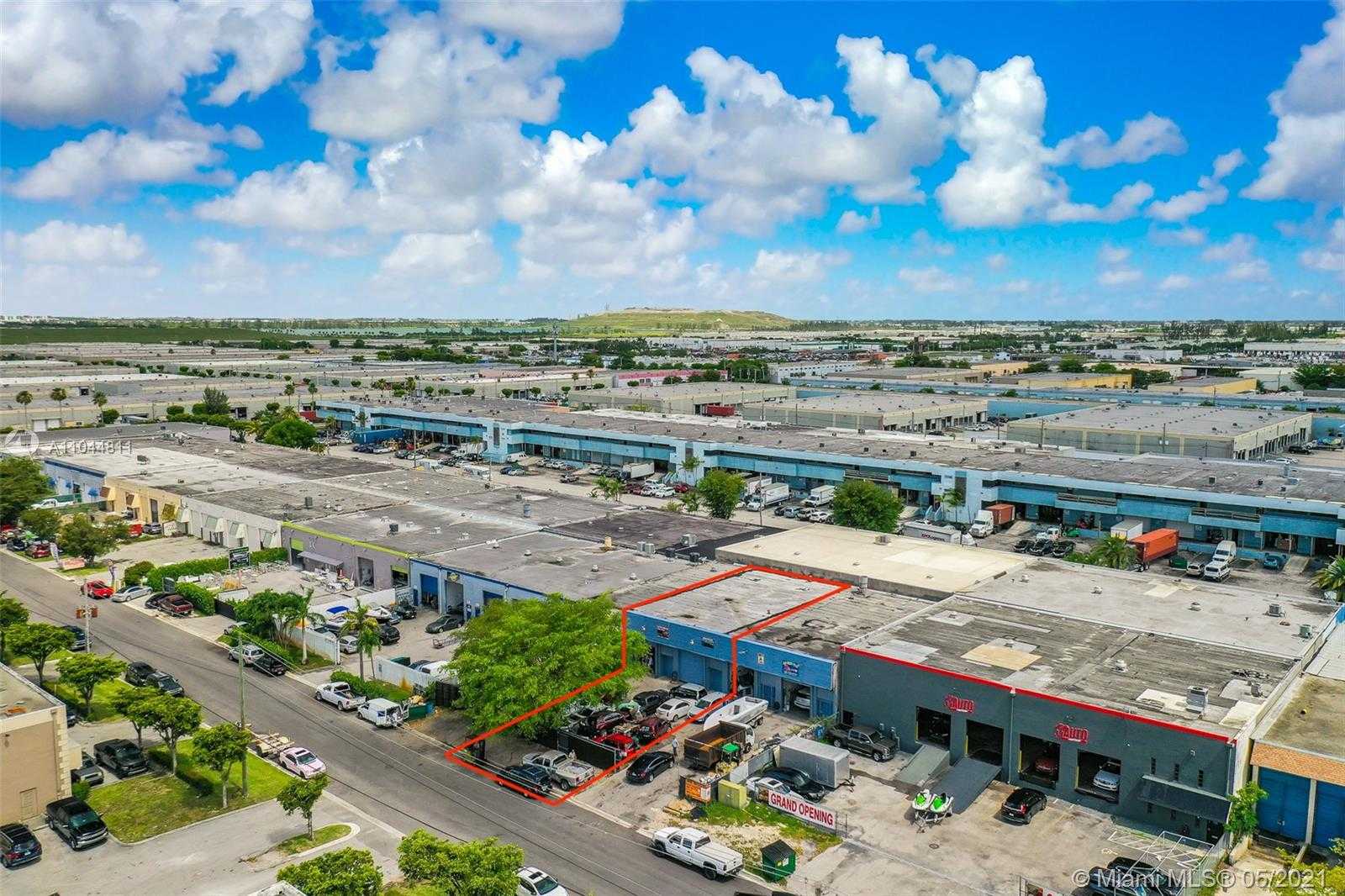 Small Image of 8027 NORTH WEST 66TH ST, Miami Number 9