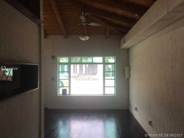 Small Image of 7613 BISCAYNE BLVD, Miami Number 4