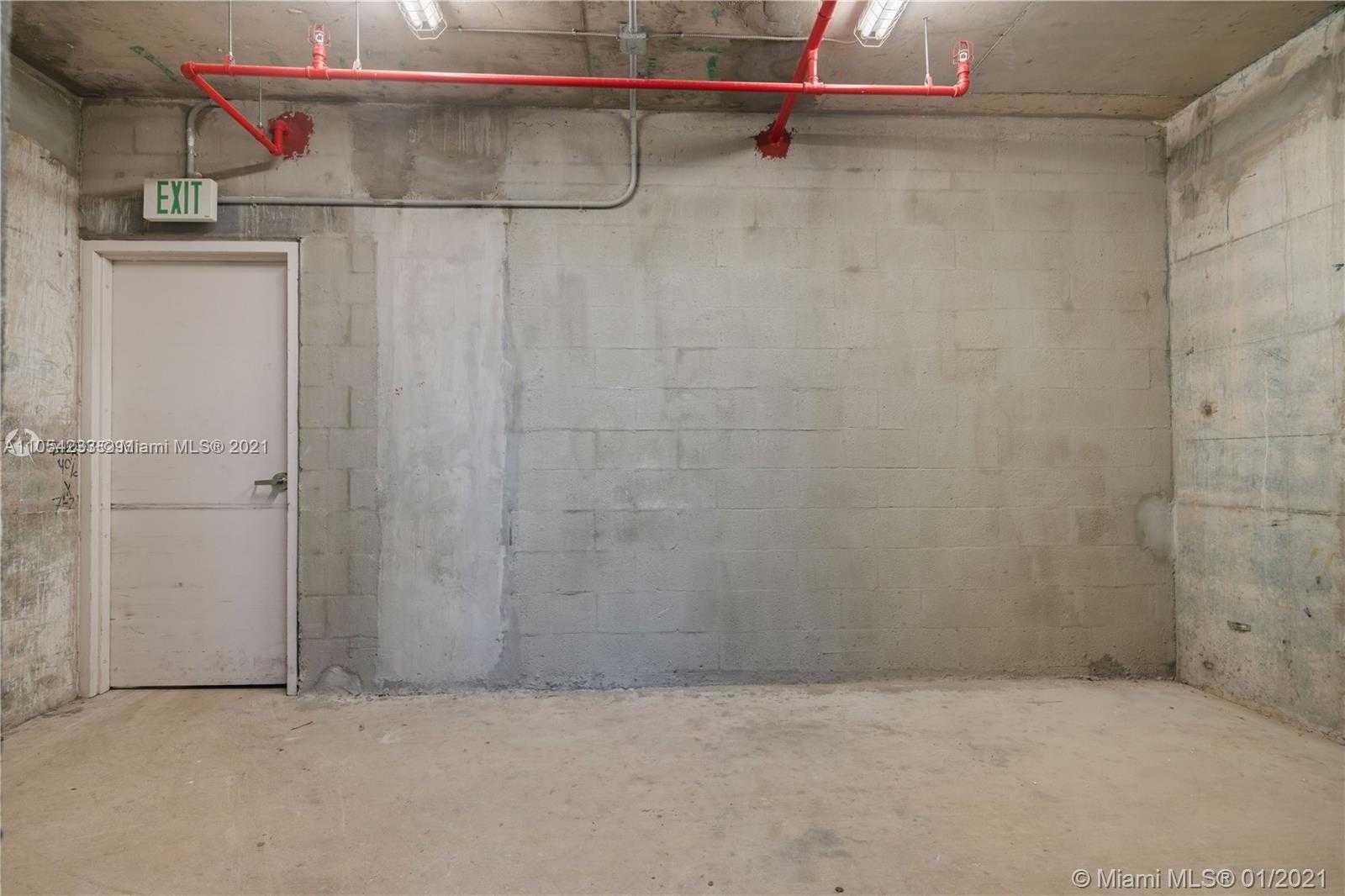 Small Image of 4010 S Ocean Dr, Hollywood, FL 33019, USA Number 21