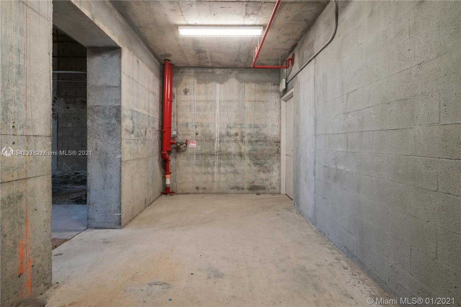 Small Image of 4010 S Ocean Dr, Hollywood, FL 33019, USA Number 22