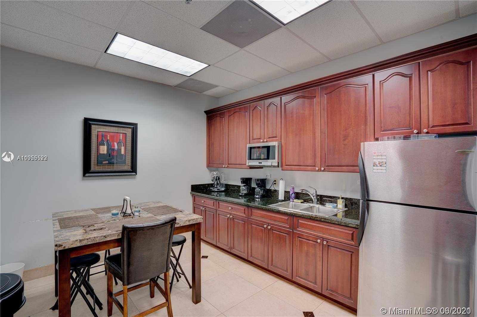 Small Image of 2893 EXECUTIVE PARK DR #204, Weston Number 17