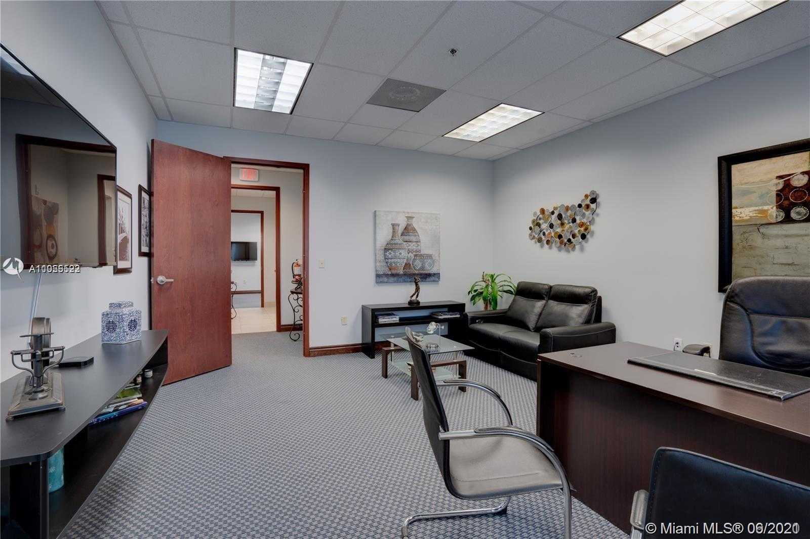Small Image of 2893 EXECUTIVE PARK DR #204, Weston Number 19