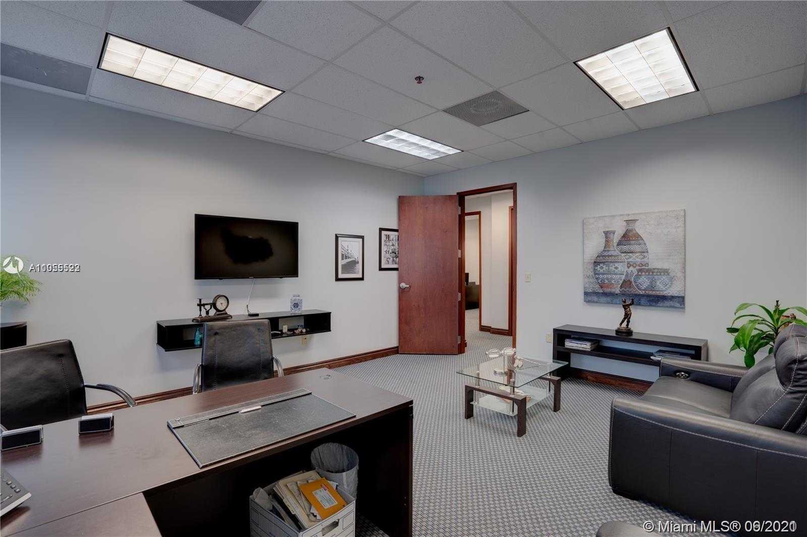 Small Image of 2893 EXECUTIVE PARK DR #204, Weston Number 4