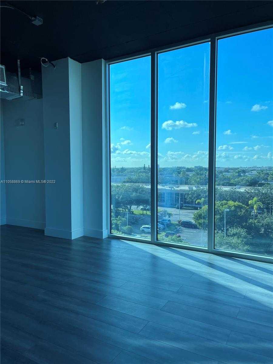 Small Image of 10450 NORTH WEST 33RD ST #405, Doral Number 4