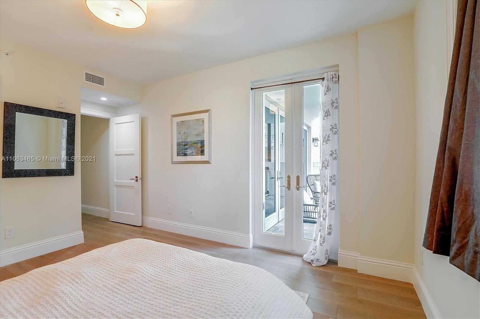 Small Image of 875 9TH ST S, Naples Number 22