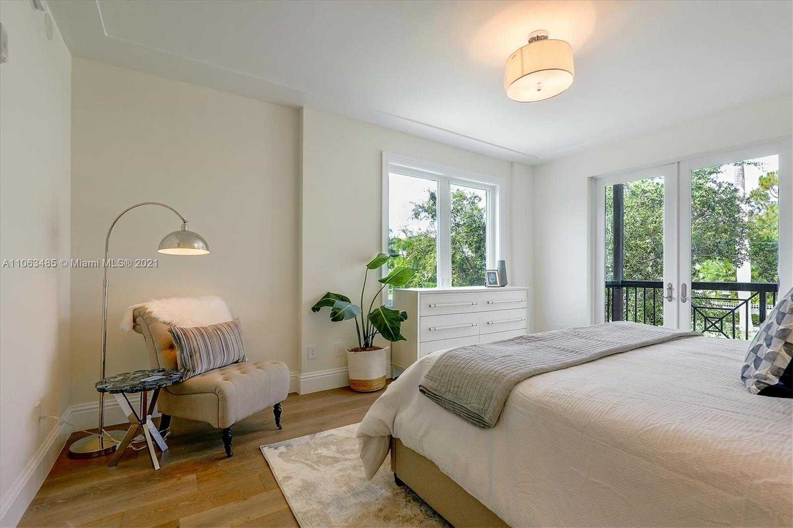 Small Image of 875 9TH ST S, Naples Number 27