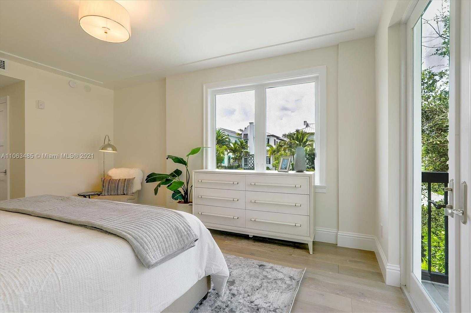 Small Image of 875 9TH ST S, Naples Number 29