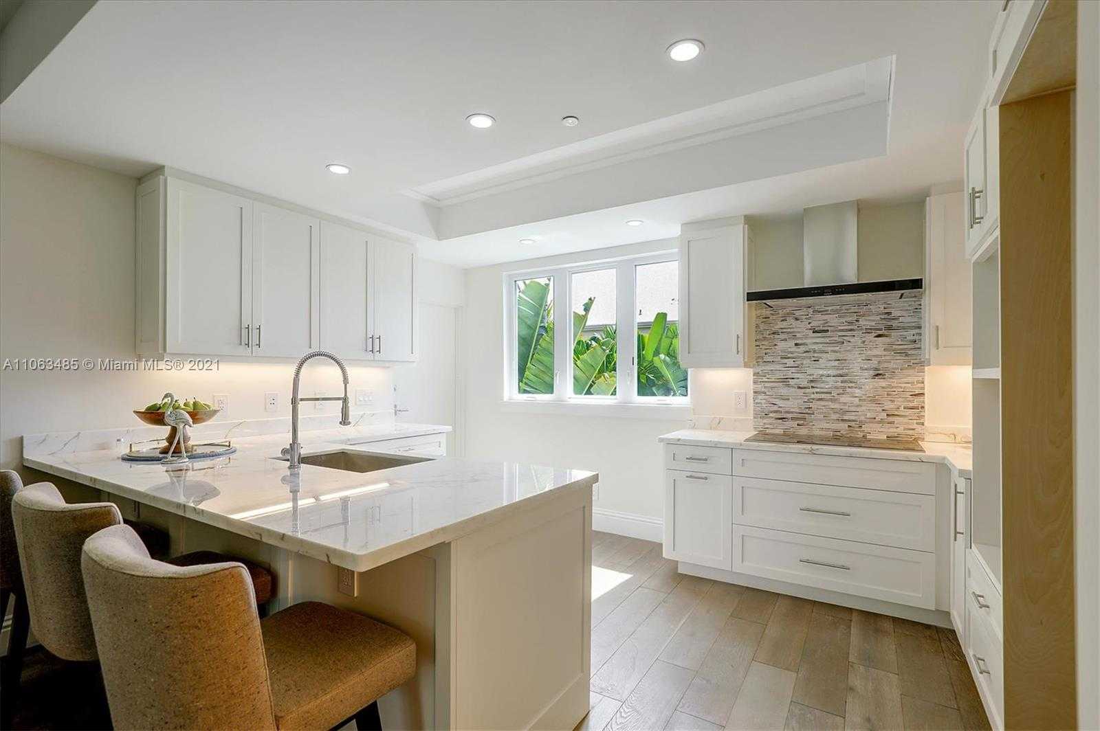 Small Image of 875 9TH ST S, Naples Number 32