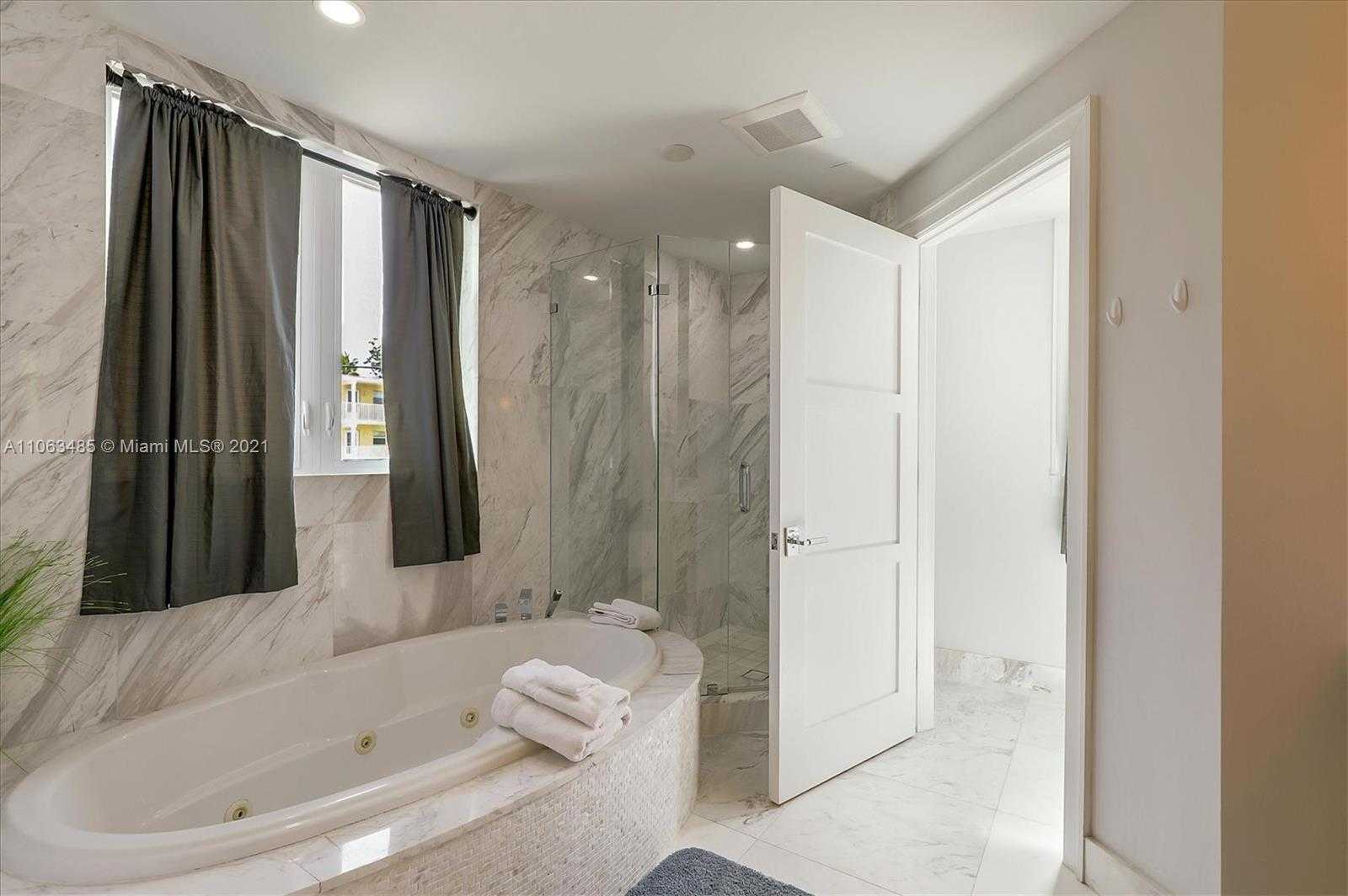 Small Image of 875 9TH ST S, Naples Number 33