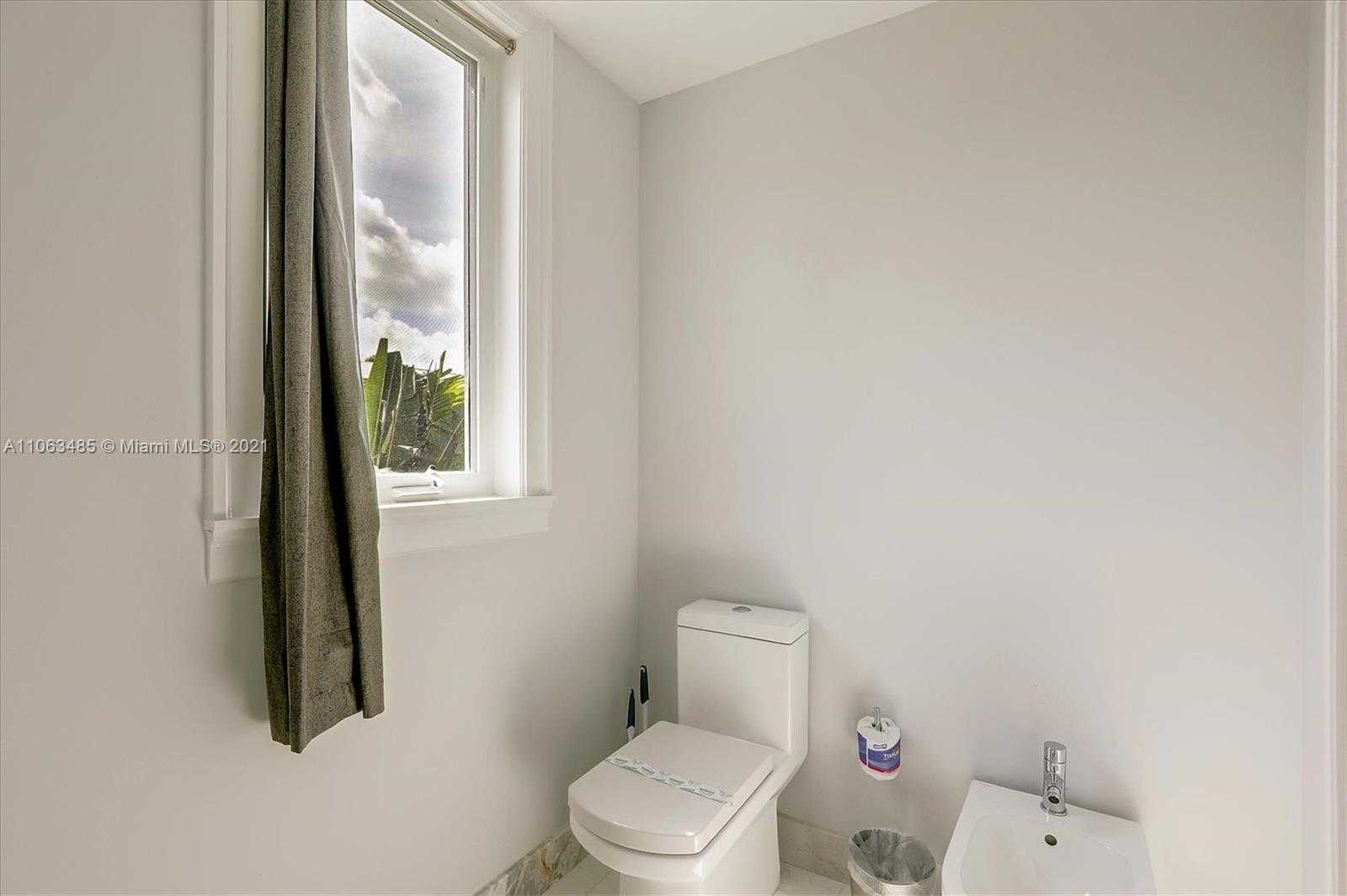 Small Image of 875 9TH ST S, Naples Number 34