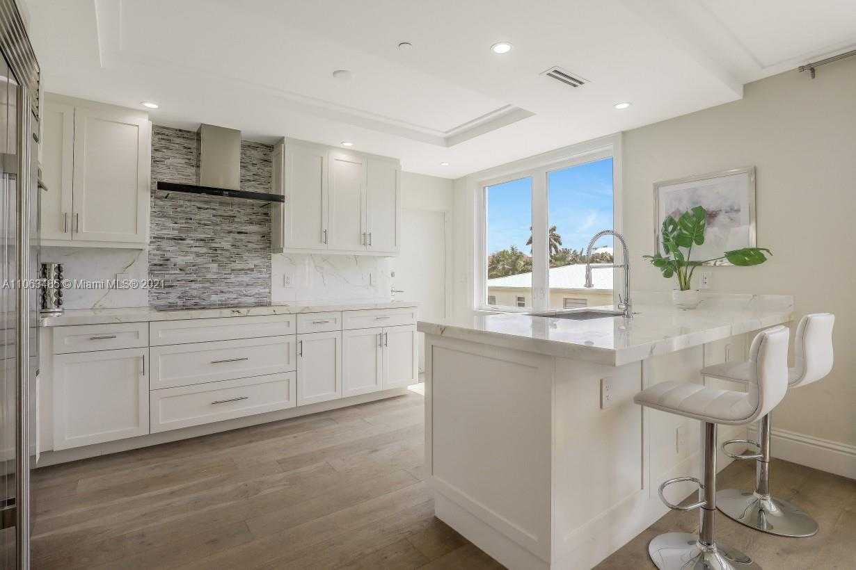 Small Image of 875 9TH ST S, Naples Number 4