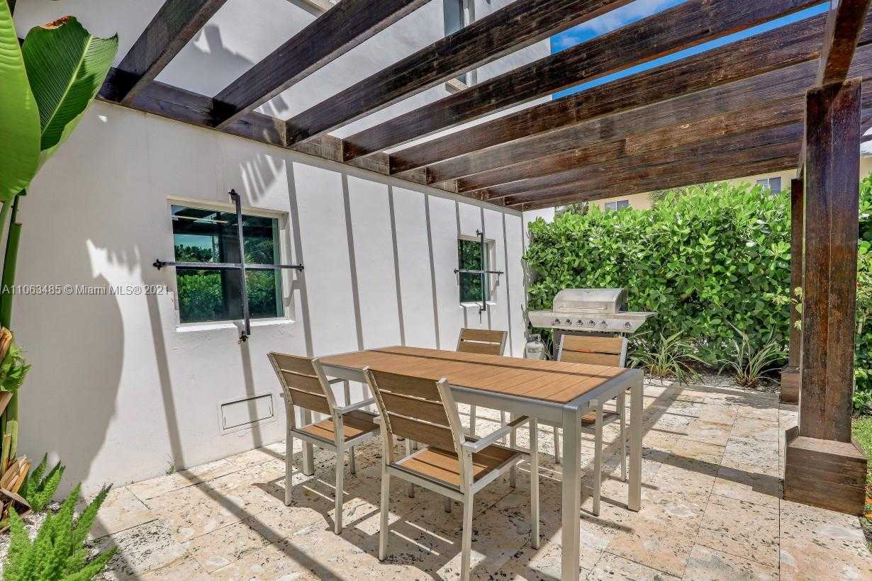 Small Image of 875 9TH ST S, Naples Number 49