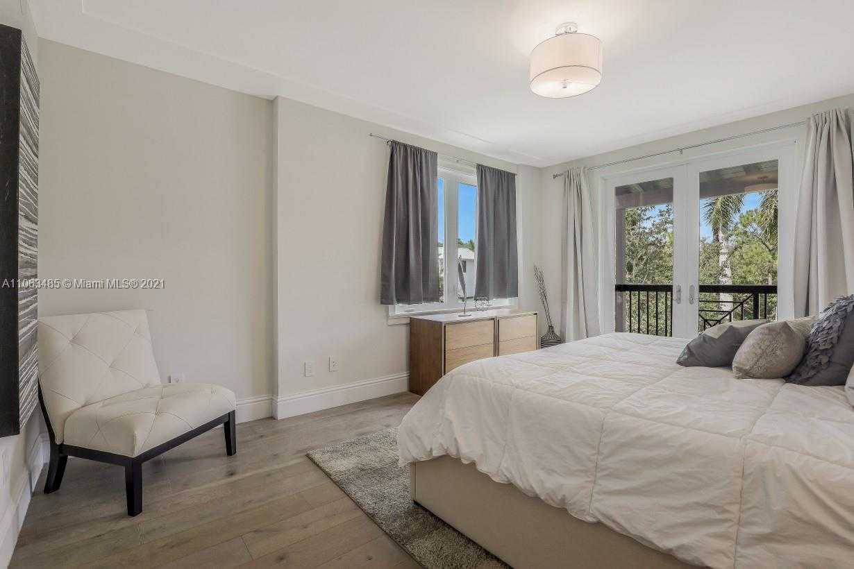 Small Image of 875 9TH ST S, Naples Number 60