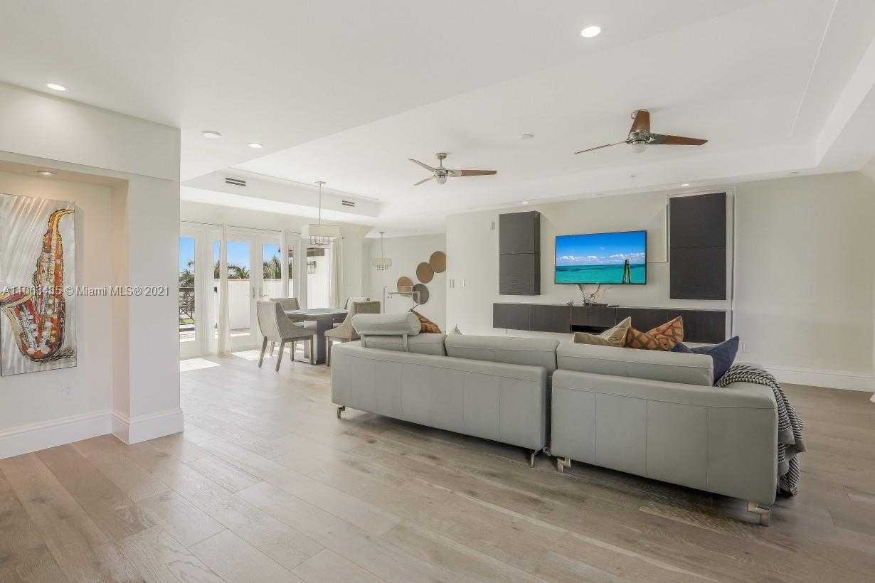 Small Image of 875 9TH ST S, Naples Number 65