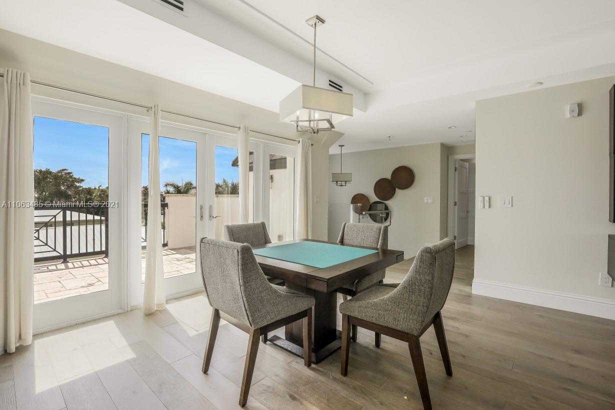 Small Image of 875 9TH ST S, Naples Number 66