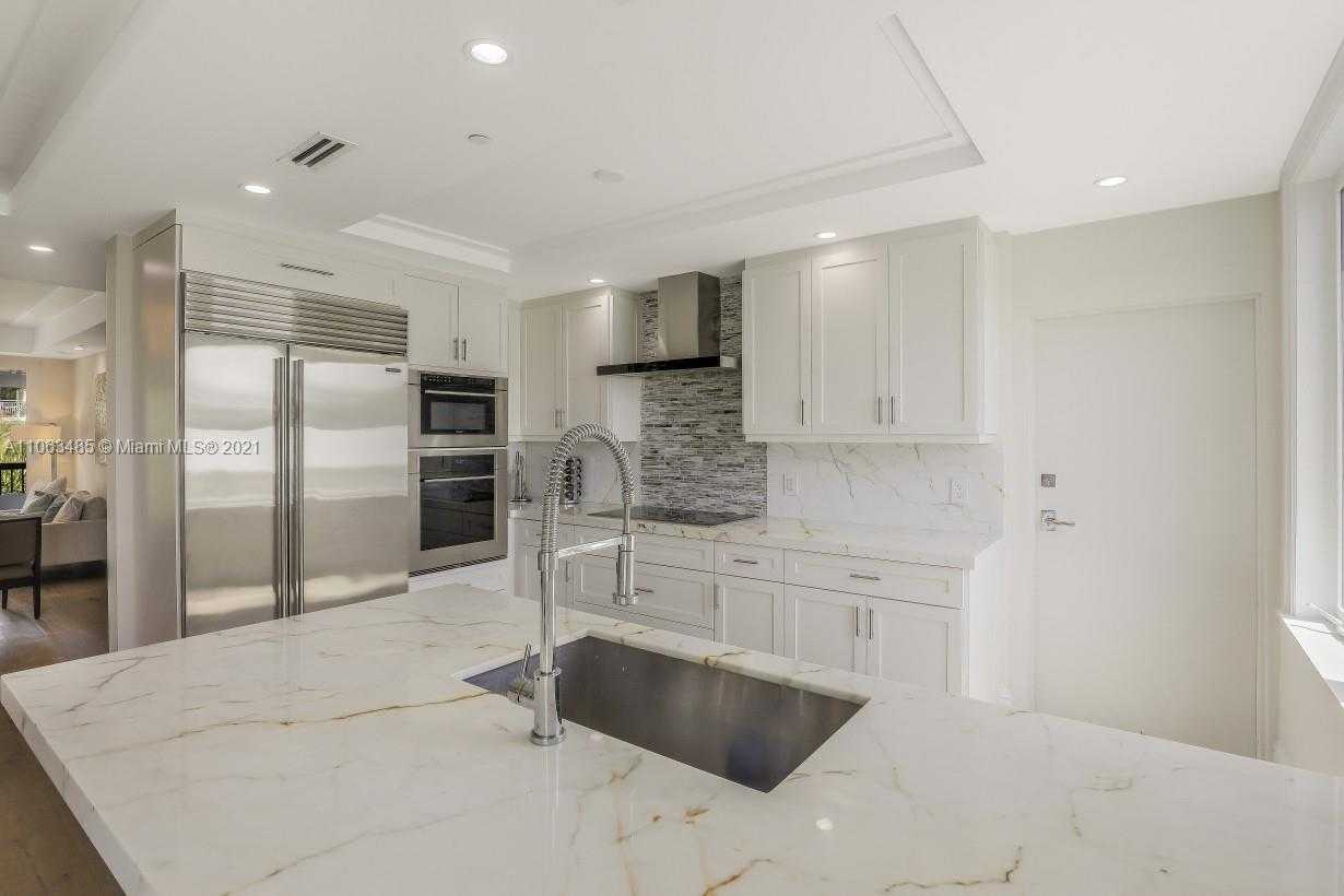 Small Image of 875 9TH ST S, Naples Number 70