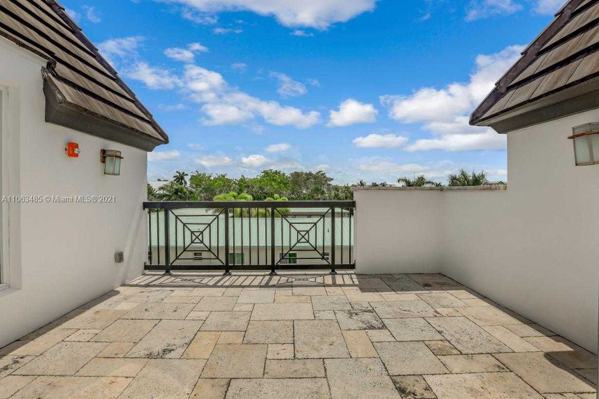 Small Image of 875 9TH ST S, Naples Number 72