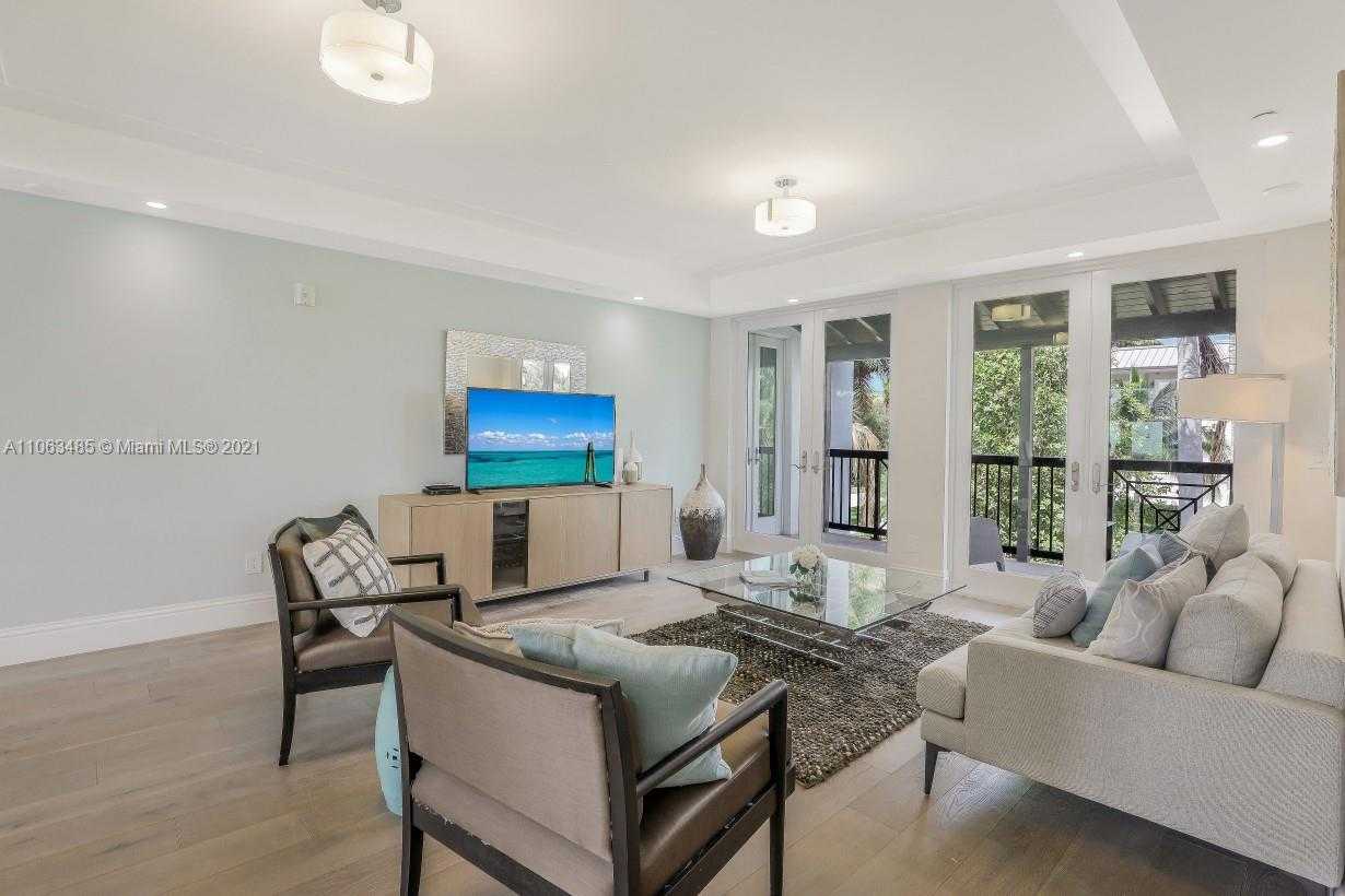 Small Image of 875 9TH ST S, Naples Number 74