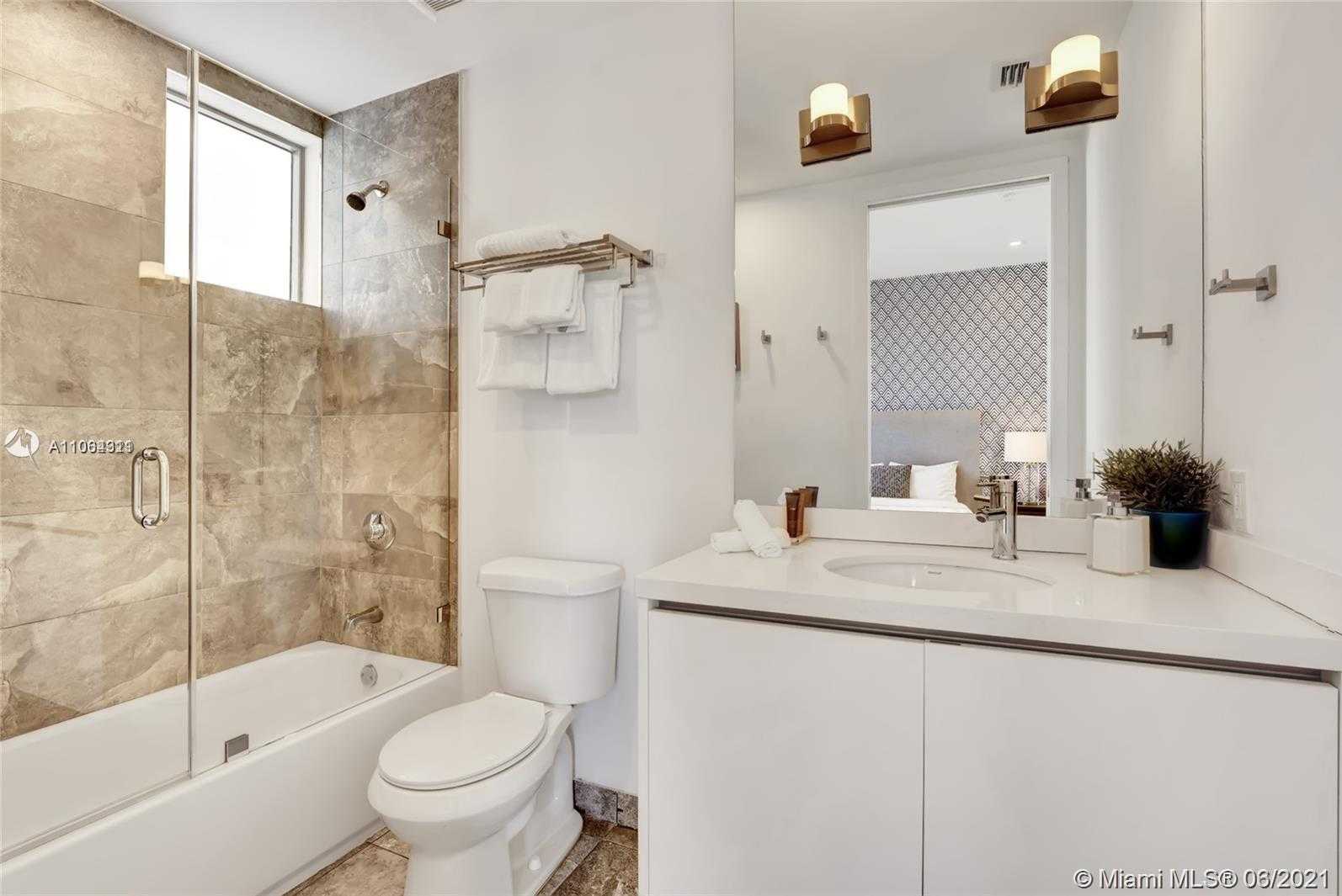 Small Image of 538 MERIDIAN AVE, Miami Beach Number 10
