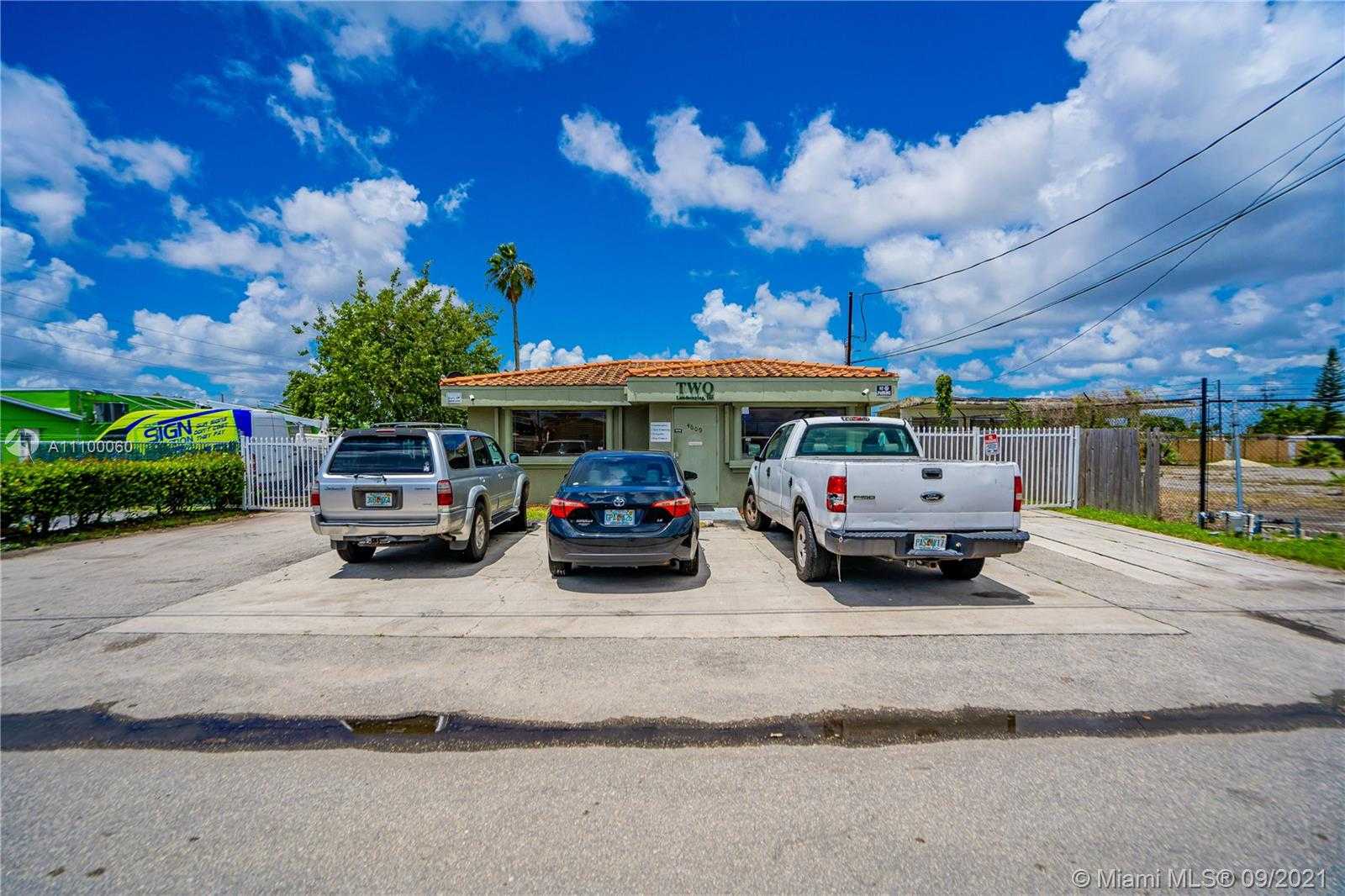 Small Image of 4609 SOUTH WEST 44TH AVE, Dania Beach Number 10