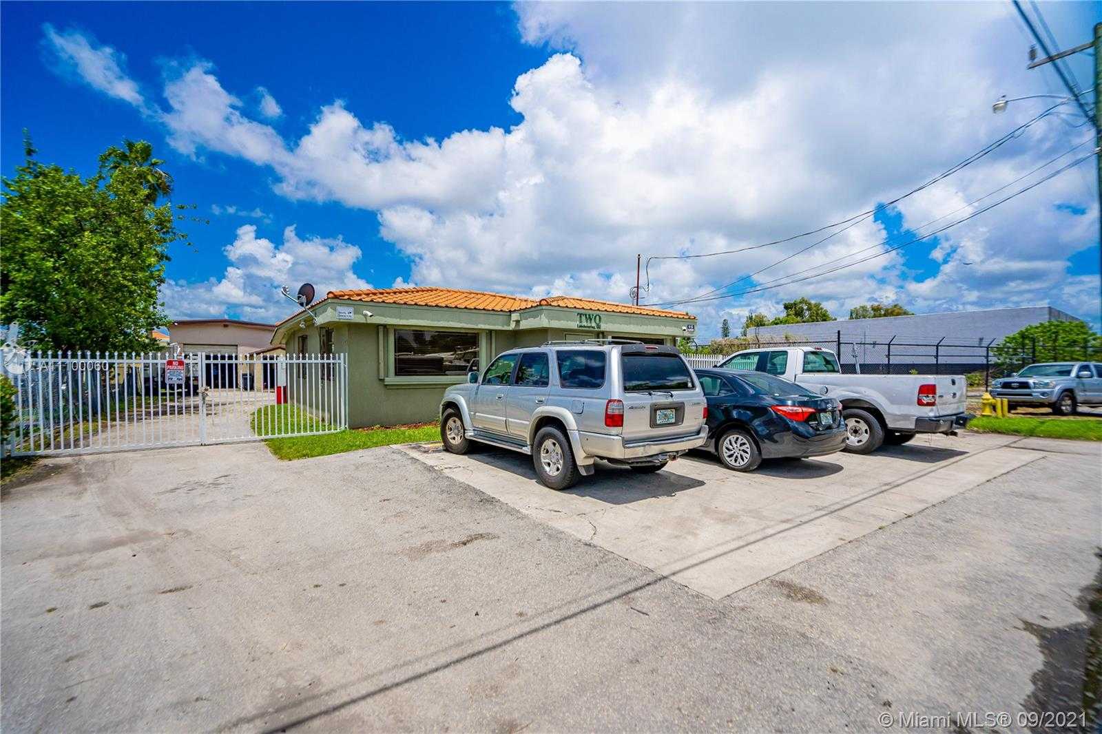 Small Image of 4609 SOUTH WEST 44TH AVE, Dania Beach Number 11