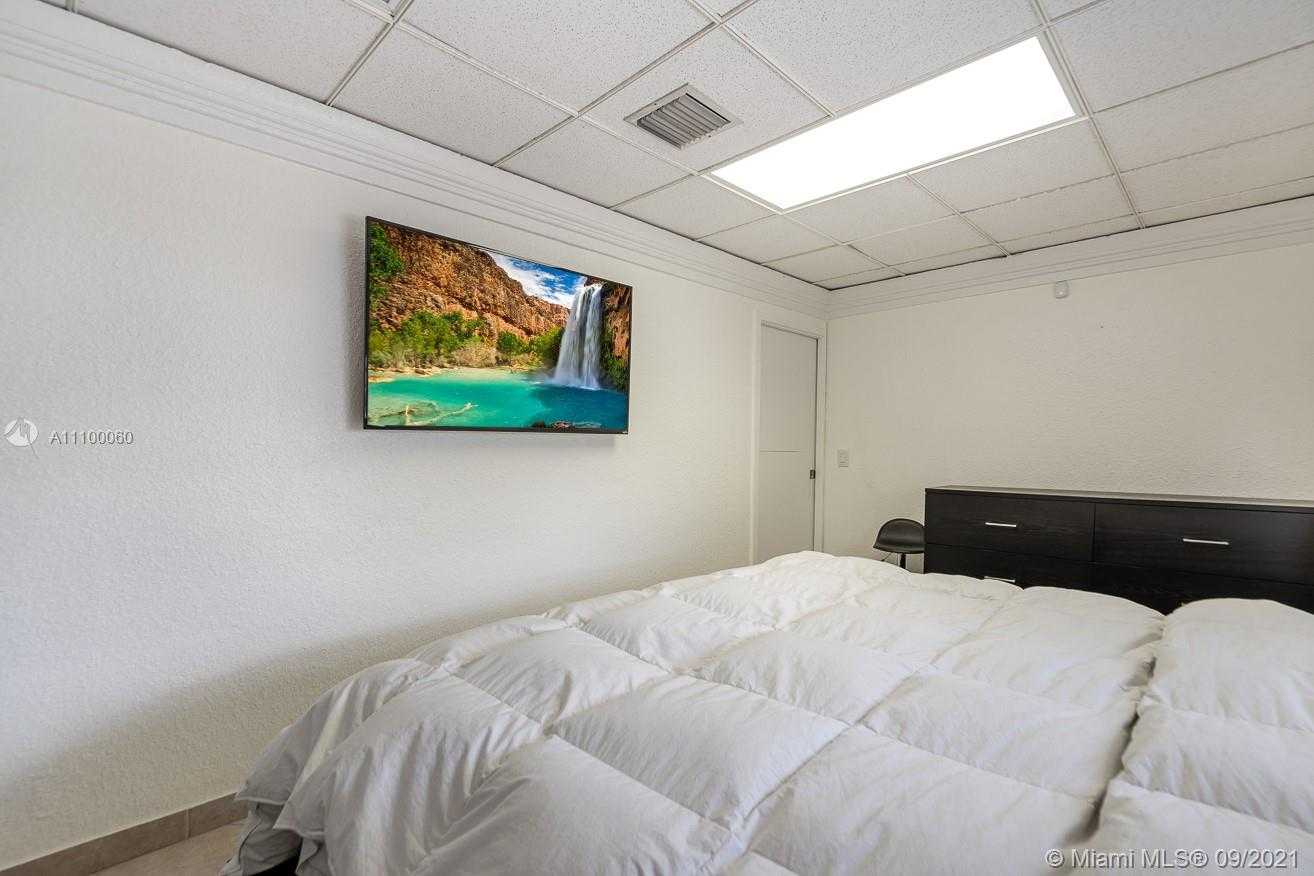 Small Image of 4609 SOUTH WEST 44TH AVE, Dania Beach Number 19