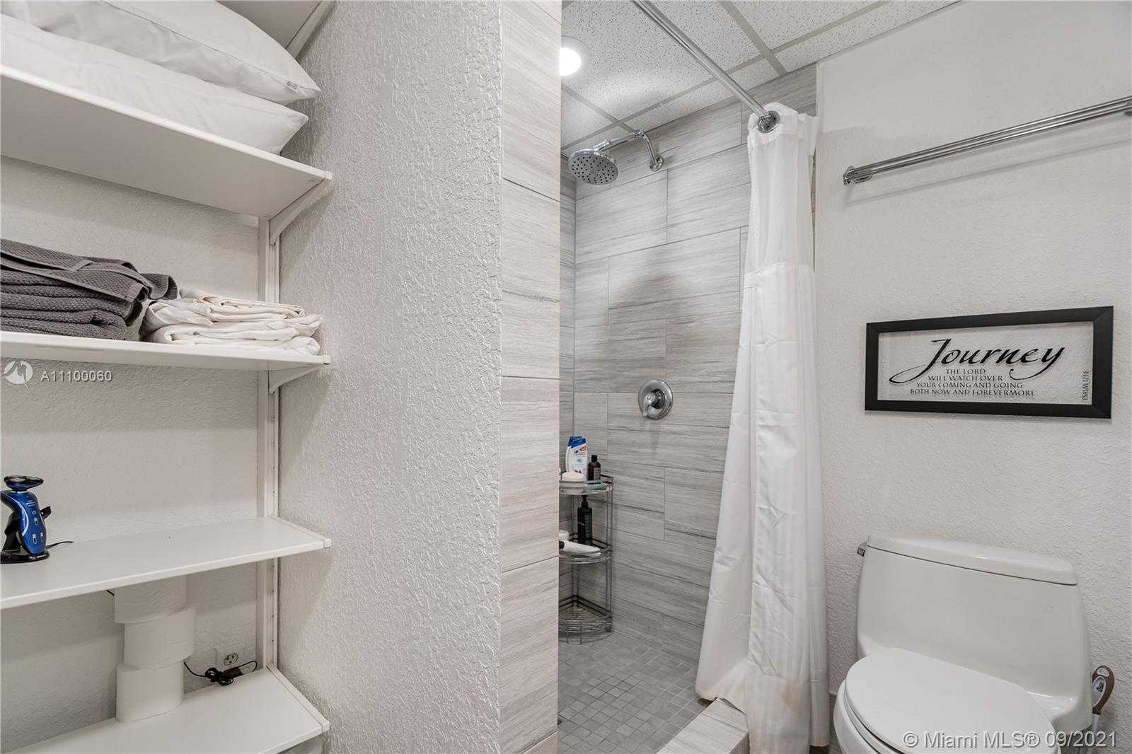 Small Image of 4609 SOUTH WEST 44TH AVE, Dania Beach Number 24
