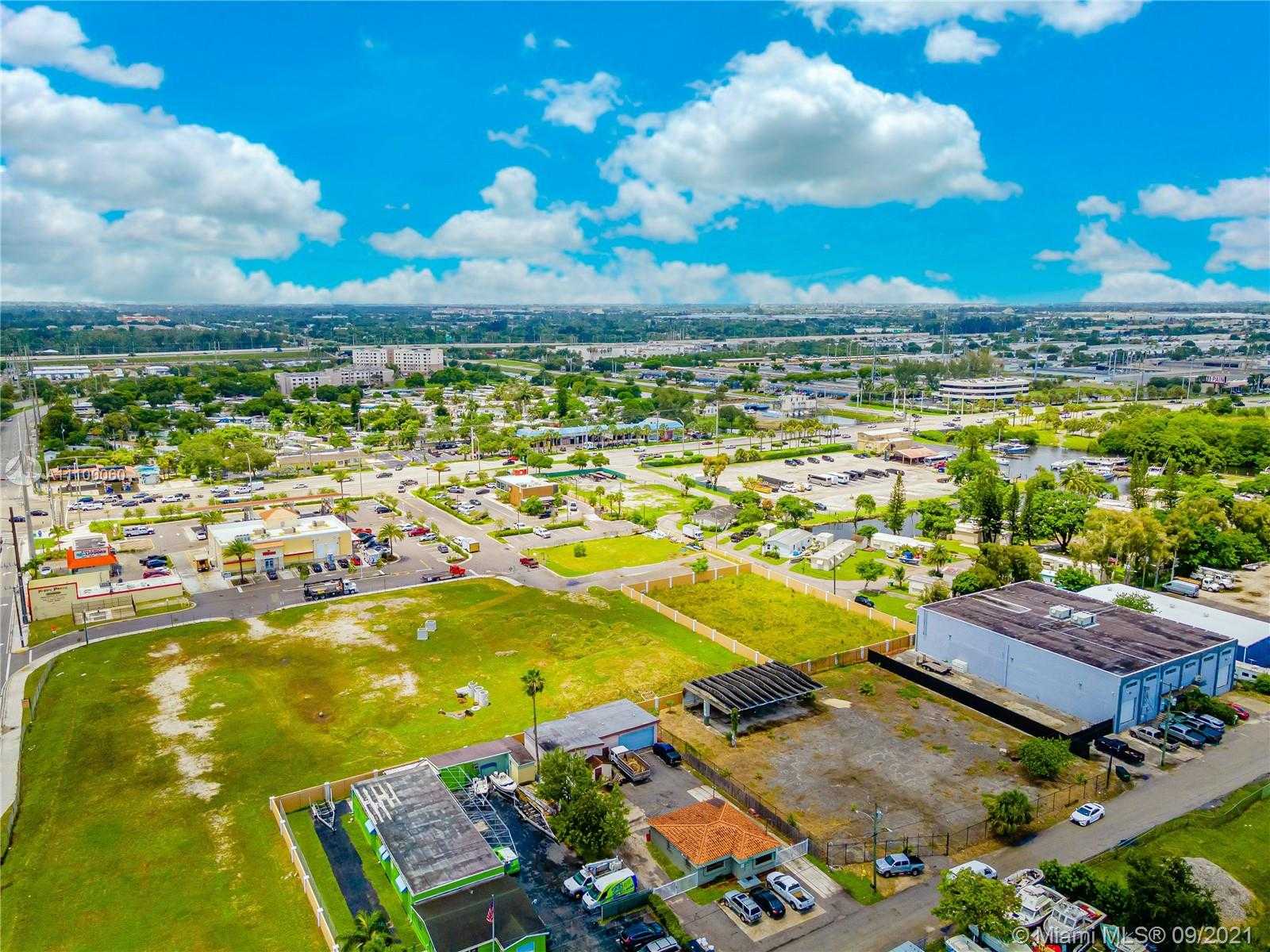 Small Image of 4609 SOUTH WEST 44TH AVE, Dania Beach Number 4