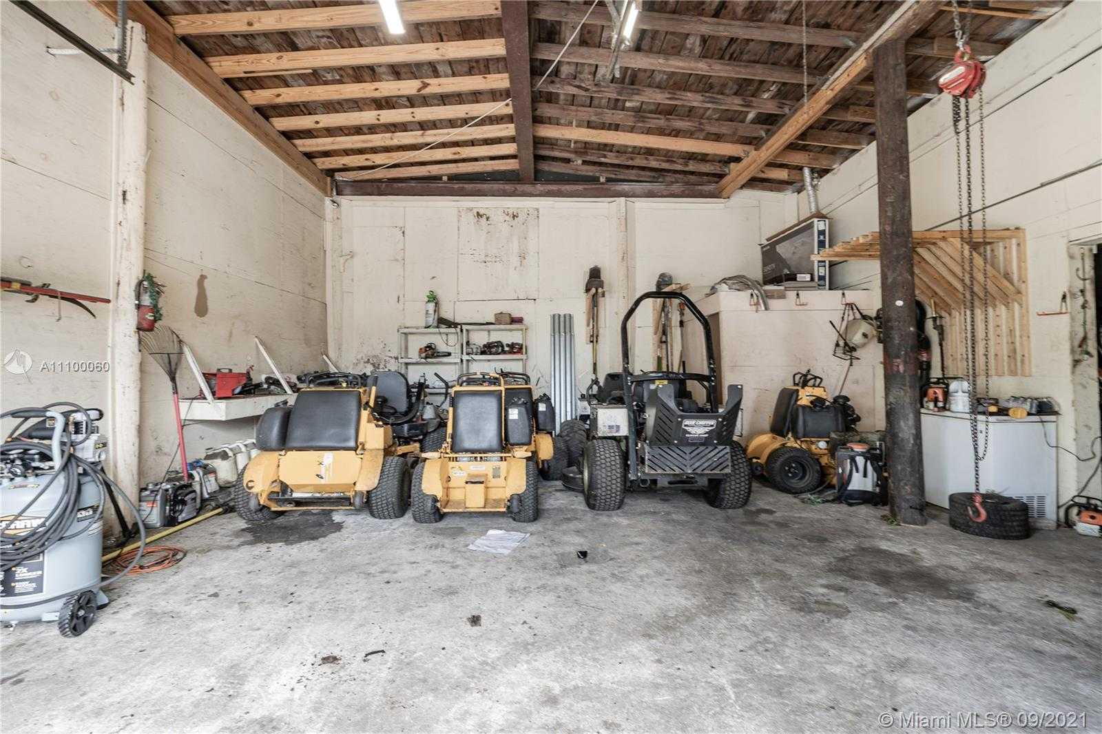 Small Image of 4609 SOUTH WEST 44TH AVE, Dania Beach Number 40