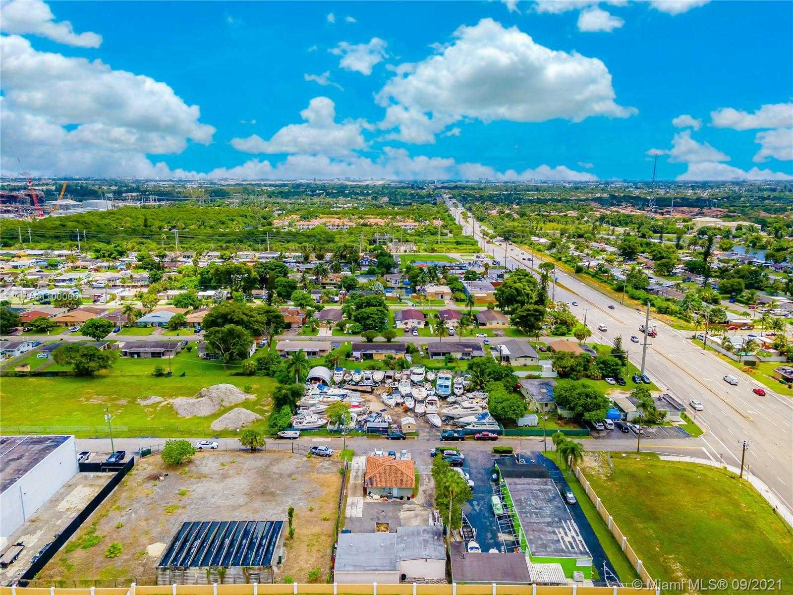 Small Image of 4609 SOUTH WEST 44TH AVE, Dania Beach Number 5