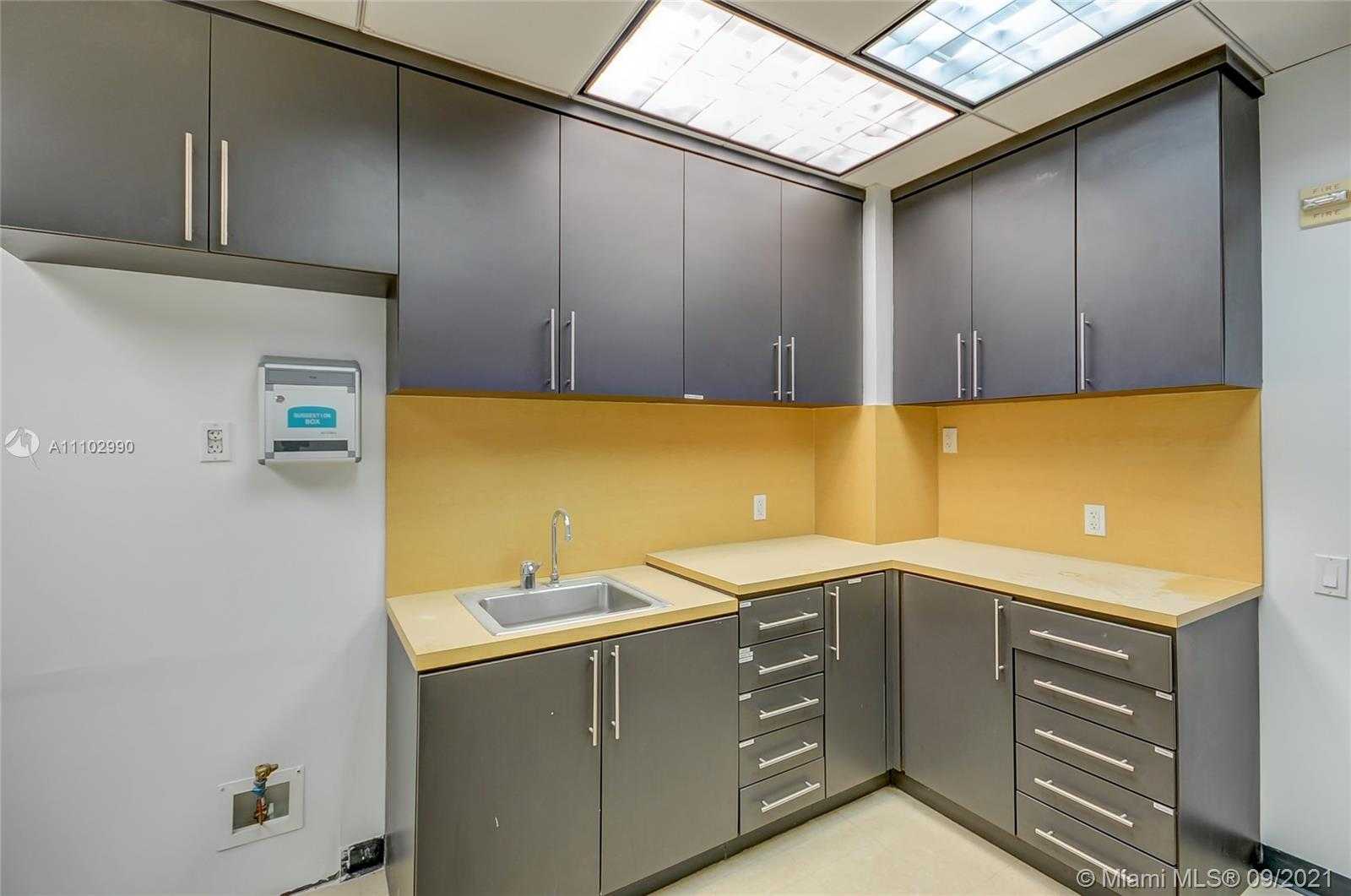 Small Image of 1000 BRICKELL AVE #2D, Miami Number 15