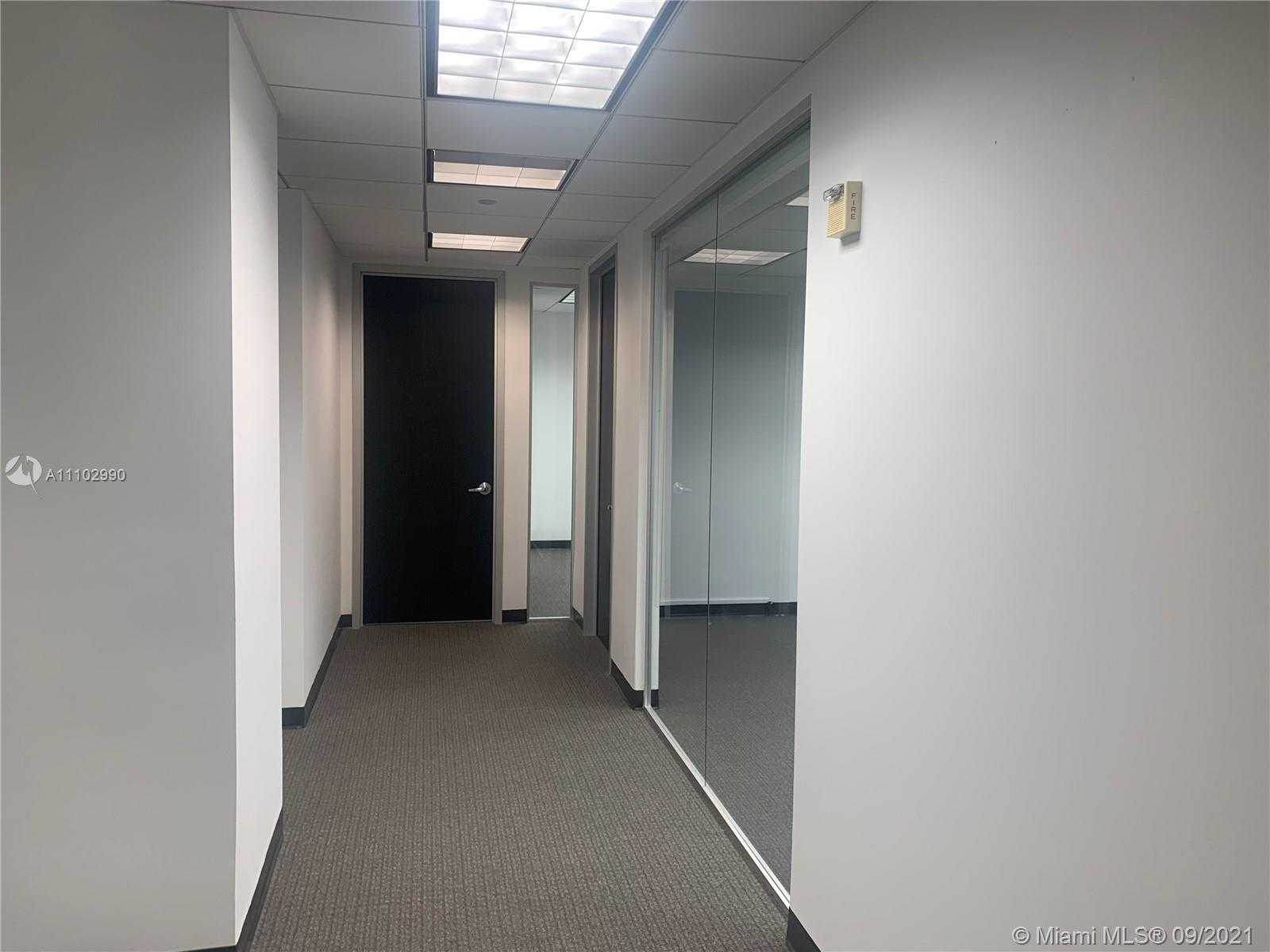 Small Image of 1000 BRICKELL AVE #2D, Miami Number 26