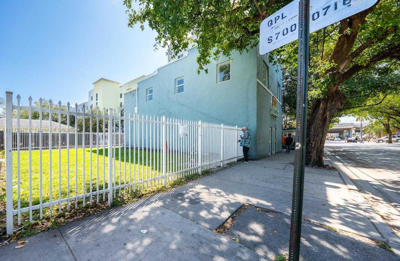 Small Image of 1525 NW 3rd Ave, Miami, FL 33136, USA Number 11
