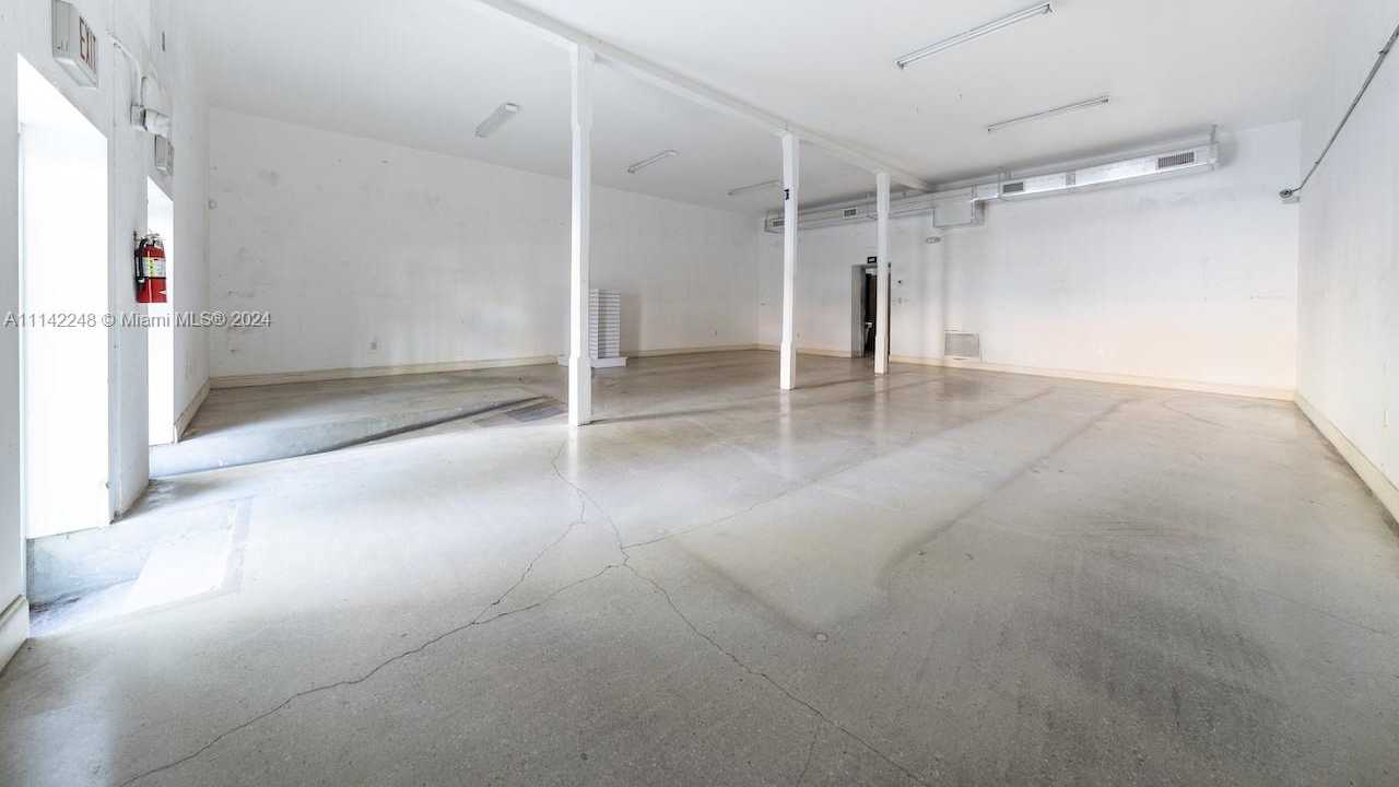 Small Image of 1525 NW 3rd Ave, Miami, FL 33136, USA Number 12